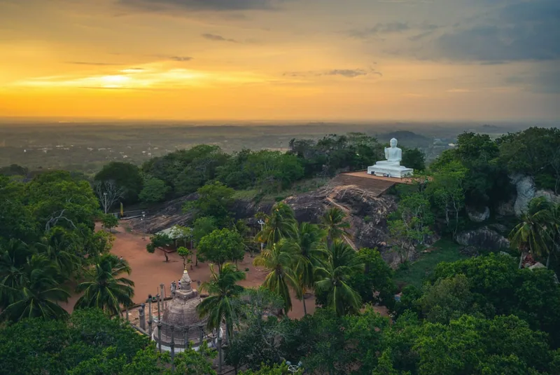 Felsentempel von Mihintale bei Anuradhapura in Sri Lanka